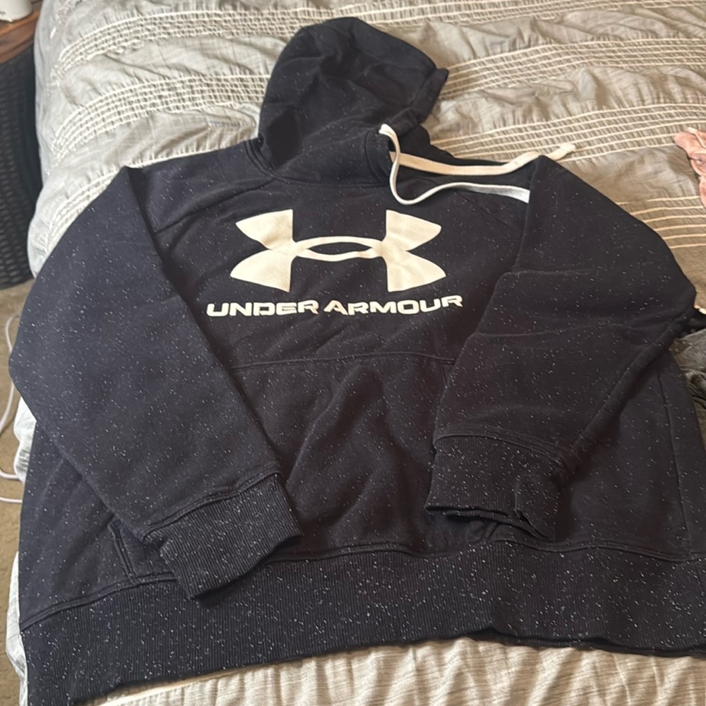 Under Armour black with specks.  Adults Large